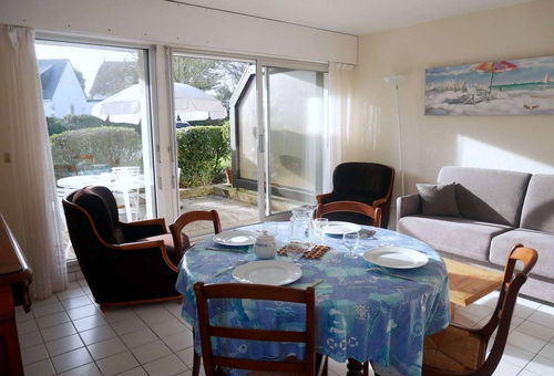 Carnac, between the Grande Plage and the Thalassotherapy, 3-room apartment....