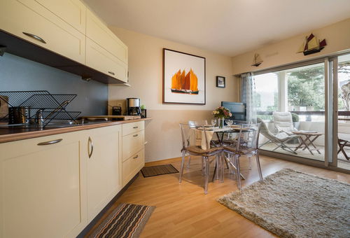 Carnac, 50m from the Grande Plage, and shops closeby, nice 3-room apartment....