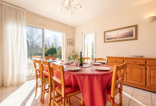 Carnac, between beach and center, in a quiet area, 5-room house. Free WIFI