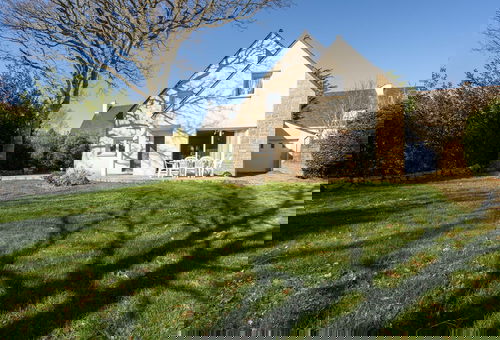 Carnac, between beach and center, in a quiet area, 5-room house. Free WIFI