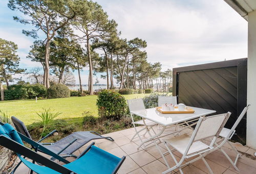 La Trinité Sur Mer, avec vue sur le port et l'entrée du chenal, bel...