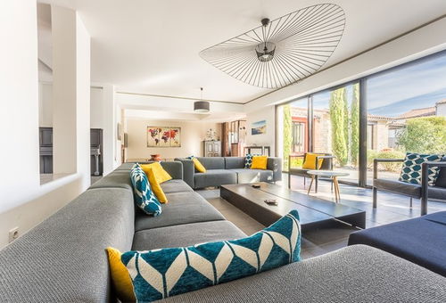 Vast family villa for holidays or stays with friends