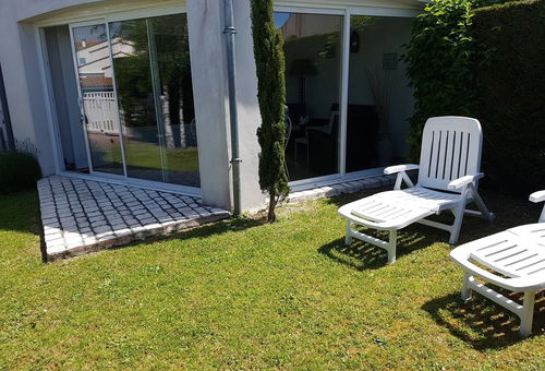 Maison avec jardin clos située à 300 m du marché, 700 m de la plage de...