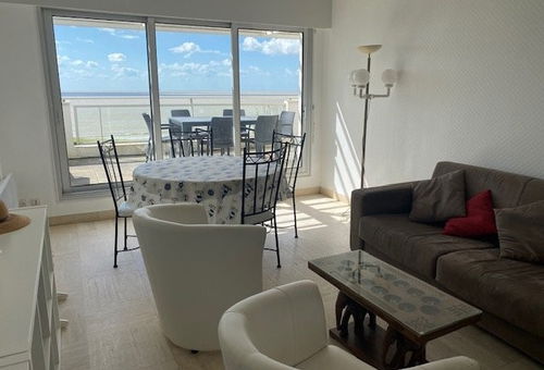 Appartement au pied de la plage du Chay et avec une vue imprenable sur l'Océan.