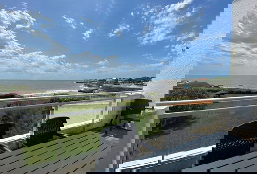 Appartement au pied de la plage du Chay et avec une vue imprenable sur l'Océan.