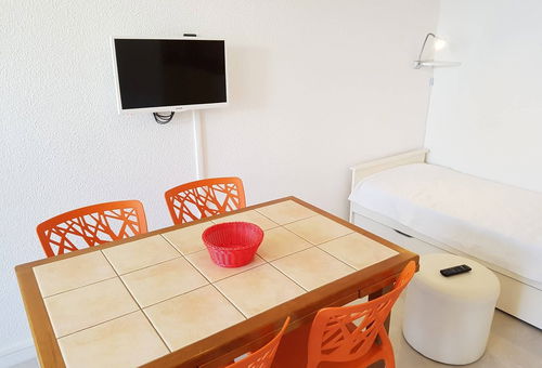 Appartement au pied de la plage de Pontaillac et de ses commerces.