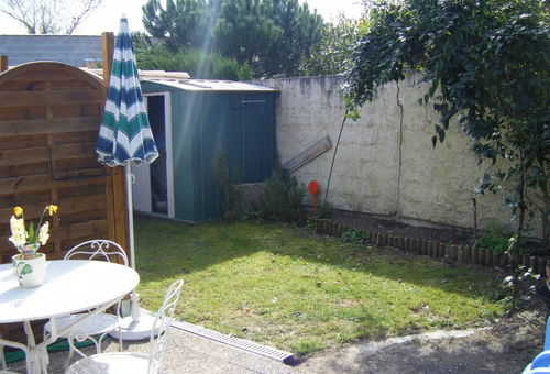 Maison avec terrasse et petit jardin située proche du marché, du Parc de...