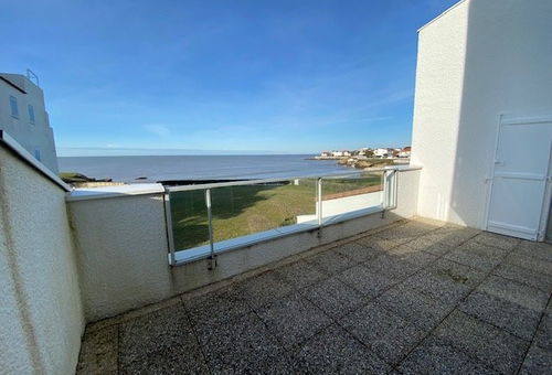 Facing the sea 110m2, Residence Le Fort du Chay, Antares building, at the...