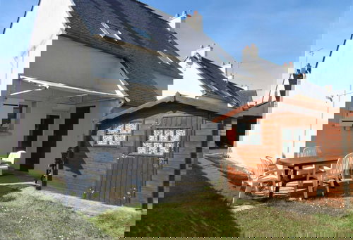 Hübsches kleines Haus mit umzäuntem Garten in einer Residenz, 50 m vom...