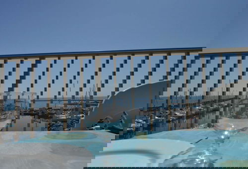 A moins de 150 m de la plage la plus proche.