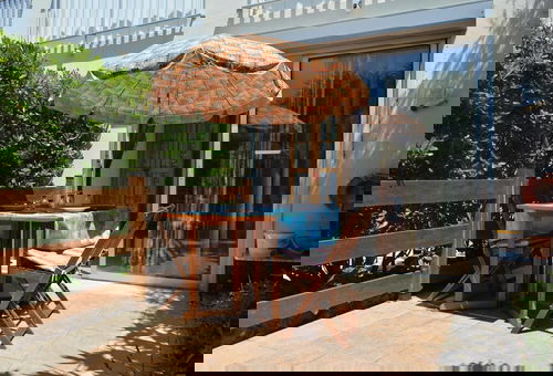 200m from the Mole beach.