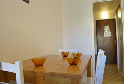 500m from the international golf course.