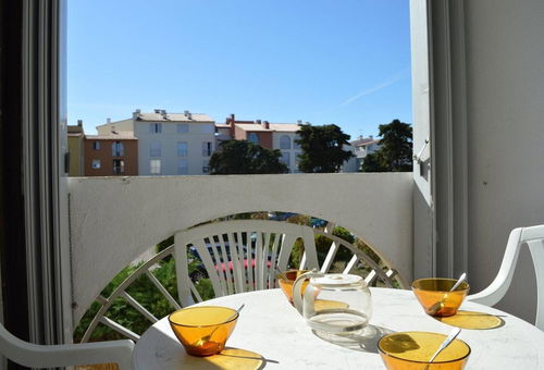 500m from the international golf course.