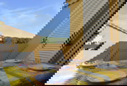 Located 450 m from the beach of La Roquille.