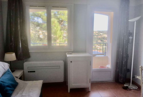 Apartment in a nice residence with swimming pool, close to shops and beach -...