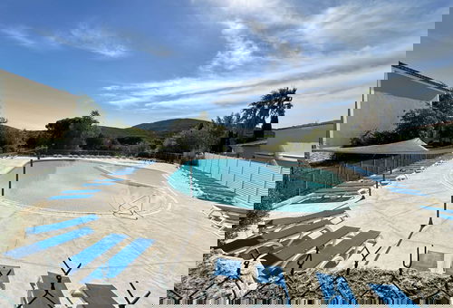 Apartment with a nice terrace and a swimming pool in a quiet and preserved area