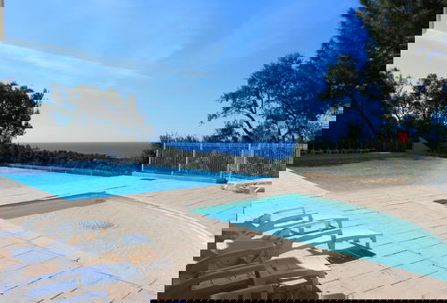 Apartment located in a residence with swimming pool on the heights with a...