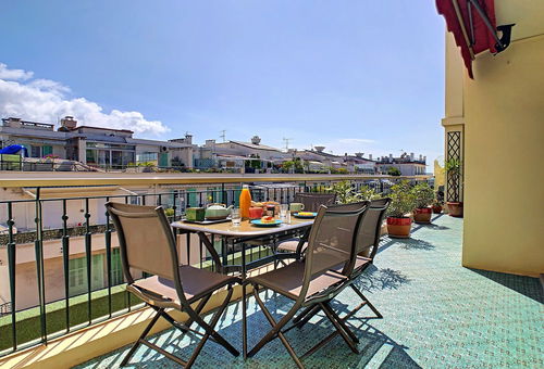 Apartment with a superb terrace, 1 minute walk from the Promenade des...
