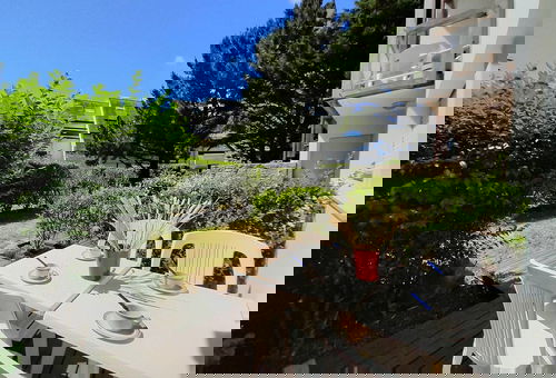 Carnac, beach and thalassotherapy closeby, studio cabin in a residence with...