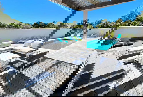 Exceptional villa with heated pool and parking