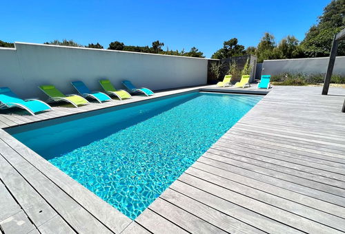 Superbe villa entièrement rénovée avec piscine à proximité de la plage