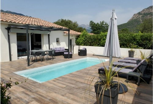 A 2km de Sainte Lucie, et du golf de Pinarello, villa avec piscine privé