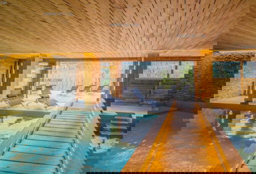 Prestigious chalet with indoor pool for 14 people (10 adults + 4 children)....