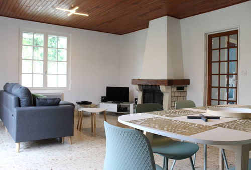 Single storey house 2 steps from cycle tracks and the Gautrelle beach