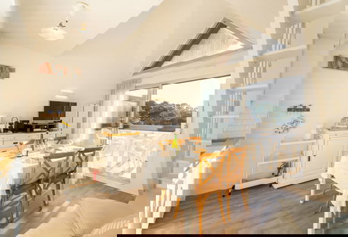 Avec piscine, proche de la plage et des commerces