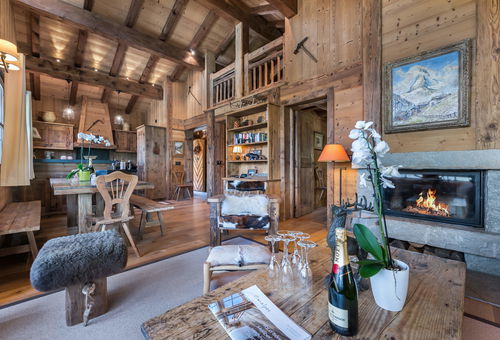 Large family chalet nearby center of the resort and the slopes with a sauna...