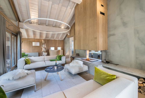 Magnificent chalet with 5* services, located 50m from the slopes with ski out...