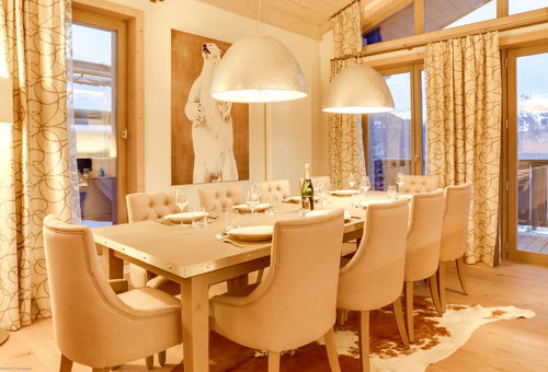 Au coeur de Courchevel Village, à côté des commerces et à deux pas des...