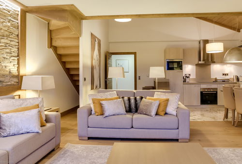 Ambiance contemporaine pour cet appartement en duplex au coeur de Courchevel