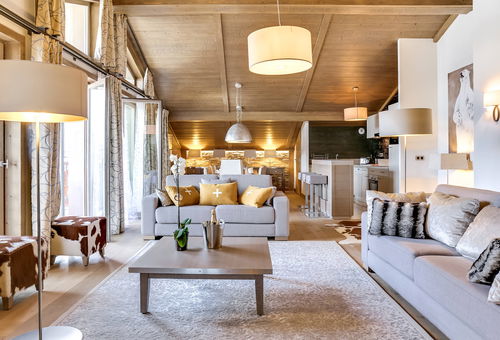 Beautiful duplex apartment in the residence Carre Blanc in Courchevel village