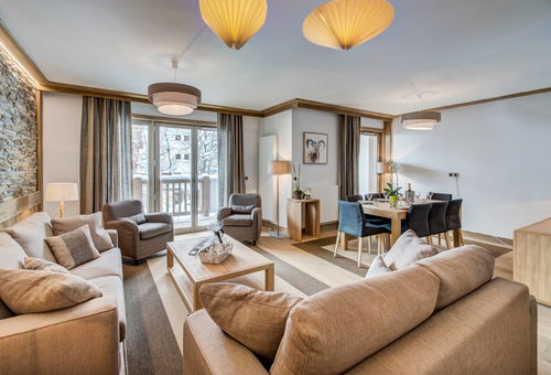 A côté des commerces et à deux pas des pistes