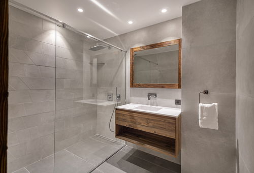 Magnifique Duplex à côté des commerces, du télésiège du Golf et de la piste...