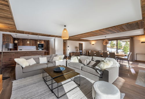 Beautiful duplex apartment with jacuzzi, 200 meter the shops, the "Golf"...