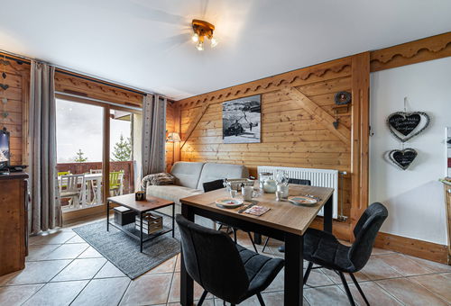 Terrasse plein sud pour cet appartement au coeur du village de Méribel,...