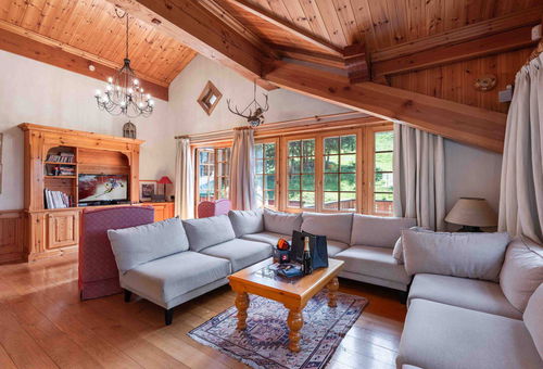 Beau chalet au pied des pistes, proche du centre