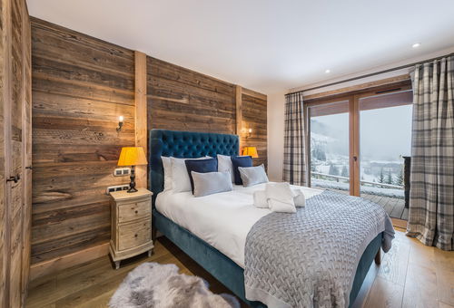 COURCHEVEL Moriond (1650) La Libellule is a chalet with an area...