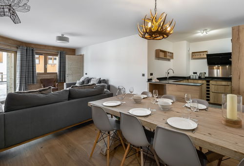 Très bel appartement, situé à quelques mètres du front de neige