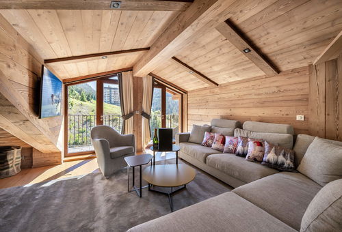 COURCHEVEL Moriond -LABEL MONTAGNE DE CHARMEBeautiful...