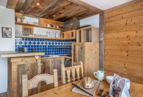 Cozy apartment with a nice view on the mountain and a direct access to the...