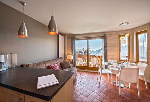 Ski aux pieds et jolie vue pour ce confortable et chaleureux studio