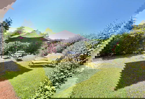 Rental in a domain with shared swimming pool