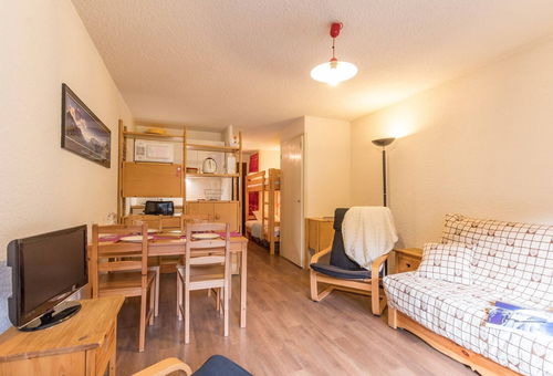 La Salle les Alpes (05) - Residence Izoard
Mountain corner studio apartment...
