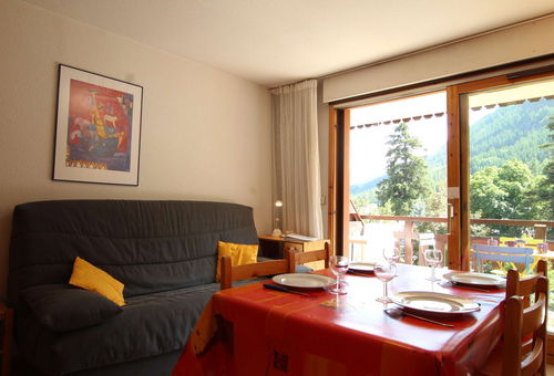 Appartement avec vue sur les montagnes, proche des commerces et des pistes -...