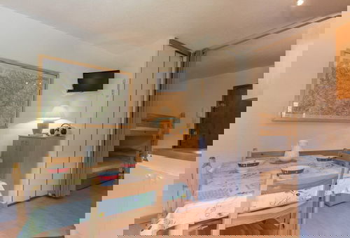 Studio au pied des pistes de skis et des commerces - Chantemerle