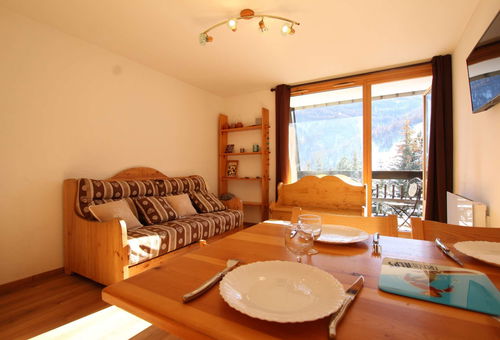 Studio situé à Chantemerle, à proximité des commerces et des pistes de skis -...