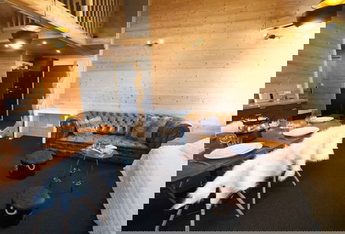 Its cozy atmosphere promotes cocooning and relaxation